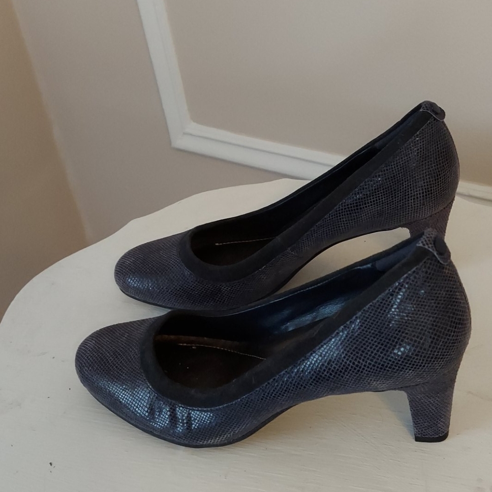 Shoes - Picture 3 of 3